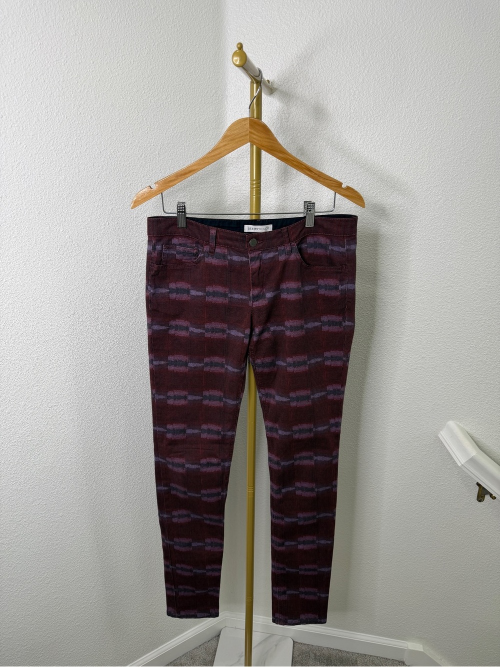 See By Chloe Ikat Print Skinny Jeans Burgandy Purple Stretched Pants Size 28